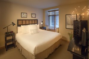 102-Caven-master-bedroom-2018-1-300x200.jpg