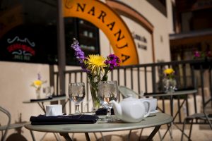 Cafe-Naranja-table-300x200.jpg