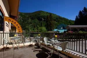 Cafe-Naranja-patio-300x200.jpg