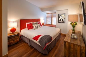 406-Bedroom-Cavenphoto_med-300x200.jpg
